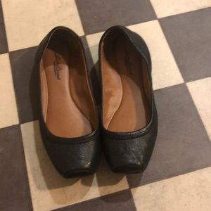 Black leather Lucky Brand Flats
